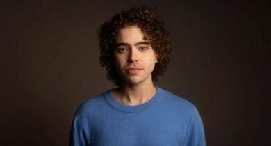 مكتب التحقيقات الفيدرالي يصادر هاتف الرئيس التنفيذي لـ Polymarket بعد تكهنات حول انتخابات ترامب - اكتشف التفاصيل!