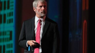 سهم ميكروستراتيجي ينخفض 16% مع اقتراب بيتكوين من 100 ألف—هل نحن أمام فرصة استثمارية ساخنة؟ اكتشف المزيد!