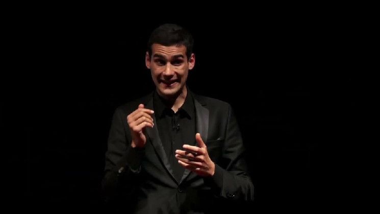 هل يقوم ماريو نووفال، تلميذ إيلون ماسك، بترويج العملات المزاحية؟ اكتشف الحقيقة!