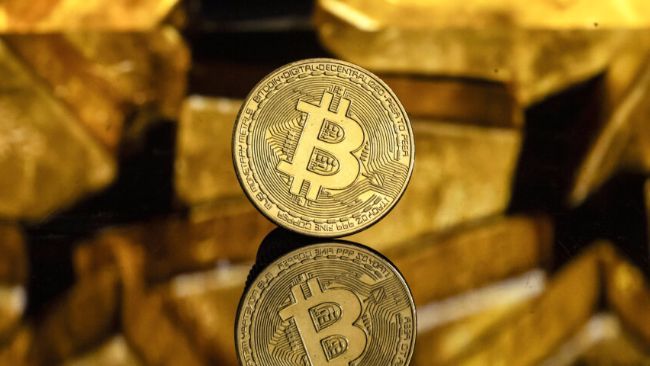 هذا المحلل توقع بشكل صحيح انهيار سعر البيتكوين إلى 99,000 دولار، اكتشف ما سيحدث بعد ذلك