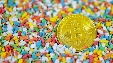 لماذا يرتفع سعر بيتكوين اليوم؟ ارتفاع BTC بعد قرارات ترامب و"الفيدرالي"