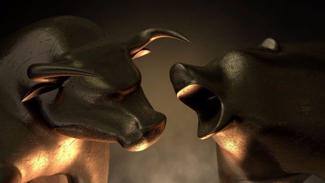 هبوط XRP وEther بينما ترفع عملة ترامب الميمية سولانا بنسبة 9%؛ اكتشف السبب!