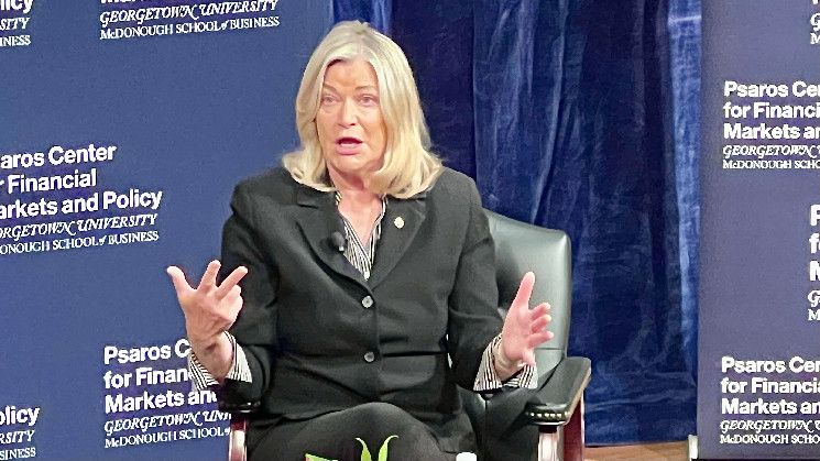 السيناتورات الأمريكيون يحثون هيئة الأوراق المالية على إعادة النظر في تخزين العملات الرقمية في صناديق التداول - اكتشف التفاصيل الآن!