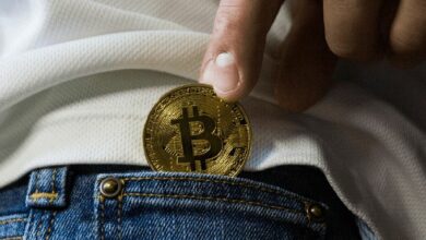 ساعة العد التنازلي: إمدادات البيتكوين المؤسسية تتراجع مع تشديد القبضة من قبل المستثمرين