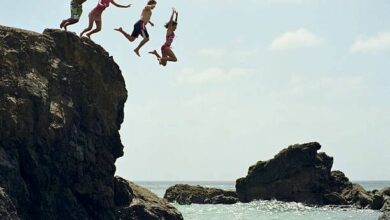 هبوط حاد بنسبة 10٪ لعملات XRP وDOGE مع فرض رسوم ترامب الجديدة على الأسواق الصينية – اكتشف السبب!