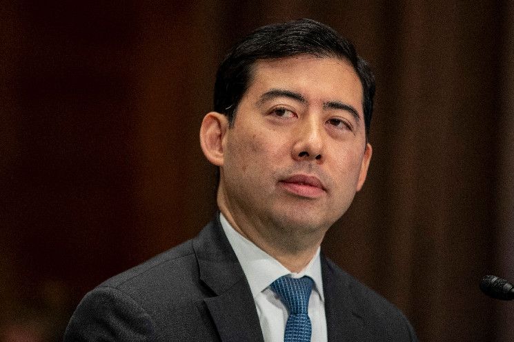 بينما يتحدث الكونغرس عن مشروع قانون العملات الرقمية المثير، المنظمون يعملون بالفعل: تعرف على التفاصيل الآن!