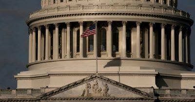 مشروع قانون GENIUS للعملات المستقرة يبدأ مراجعة لجنة البنوك - لا تفوت التفاصيل!