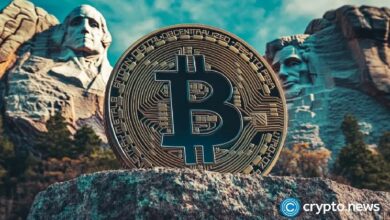 طفرة سيولة عالمية بقيمة 108 تريليون دولار يجب أن تدفع البيتكوين إلى القمر — فلماذا لم يحدث ذلك؟