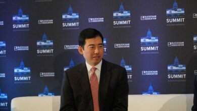 بينما تواصل هيئة الأوراق المالية والبورصات تراجعها عن دعاوى الكريبتو، اكتشف ما لا يزال معلقًا!