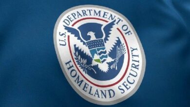 ثنائي "هاشفليير" الاحتيالي يُؤمر بمغادرة الولايات المتحدة من قبل الأمن الداخلي - رغم أمر المحكمة بالبقاء!