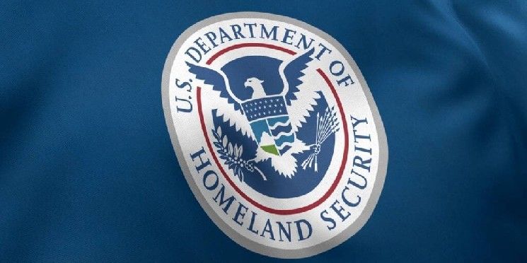 ثنائي "هاشفليير" الاحتيالي يُؤمر بمغادرة الولايات المتحدة من قبل الأمن الداخلي - رغم أمر المحكمة بالبقاء!