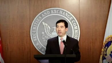 رئيس سابق لهيئة الأوراق المالية الأمريكية يُطلق تصريحات مثيرة حول مستقبل سوق العملات الرقمية – اكتشف التفاصيل الآن!