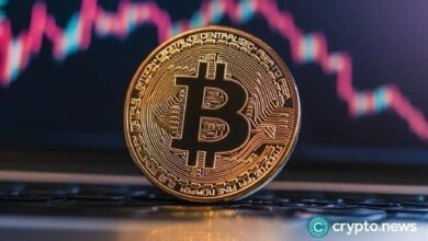 المتداولون الصاعدون يتجاهلون هذه الإشارات التحذيرية الثلاثة: هل من المحتمل أن يهبط البيتكوين إلى 100 ألف دولار هذا الأسبوع؟