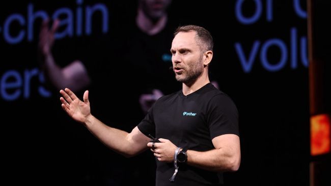 قال الرئيس التنفيذي باولو أردوينو: "سيصبح تيثر أكبر مُعدّن للبيتكوين في العالم – اكتشف كيف!"