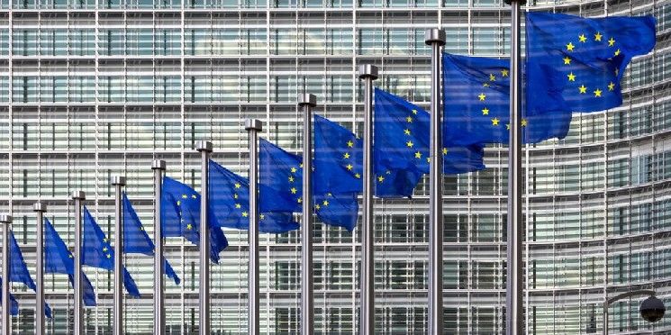 "الاتحاد الأوروبي يفرض تتبع تحويلات العملات الرقمية بموجب قواعد مكافحة غسل الأموال الجديدة: رئيس مجموعة اليورو"