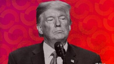 "احتجاجات تطالب بإنهاء 'فساد الكريبتو' خلال عشاء ترامب بعملة الميمز"