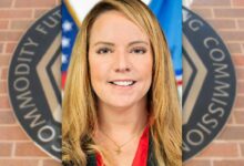 "مفوضة لجنة تداول السلع الآجلة ميرسينجر تتولى منصب الرئيس التنفيذي لرابطة بلوك تشين – تعرف على التفاصيل الآن!"