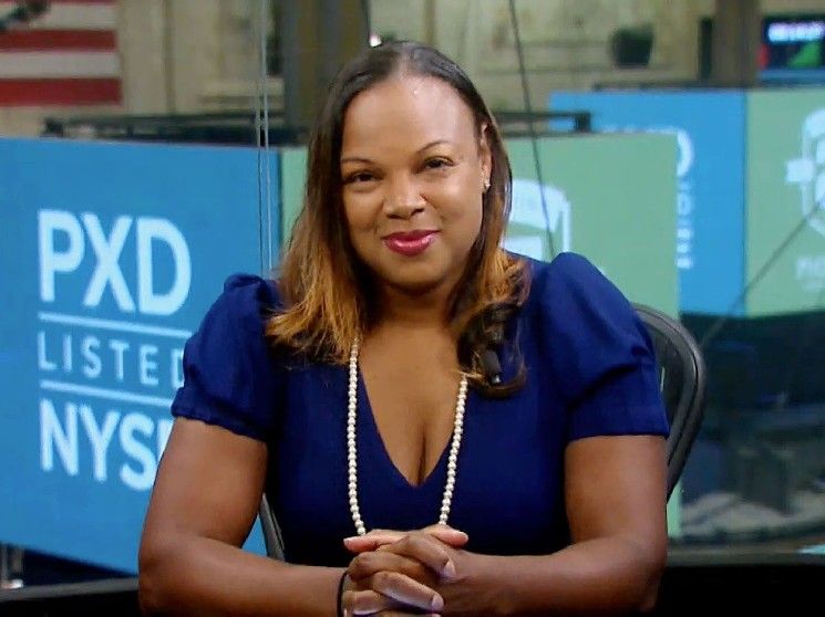 "رئيسة هيئة تداول العقود الآجلة الأمريكية تعلن استقالتها: مقعد شاغر ينتظر الرئيس الجديد – تعرف على التفاصيل!"