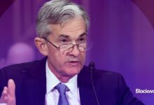 هل يخاطر الاحتياطي الفيدرالي بارتكاب خطأ سياسي بالتجاهل وعدم التحرك؟ اكتشف التأثير على الأسواق الآن!