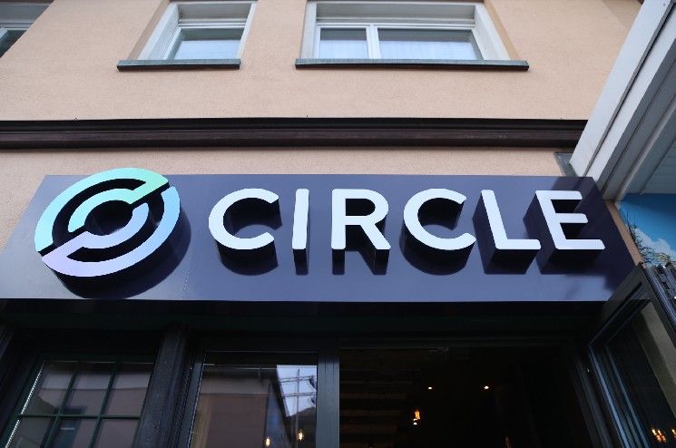 "سيركل تُدرج في بورصة نيويورك بسعر 31 دولار للسهم.. وتقييم مُصدر الإستيبلكوين يصل إلى 6.2 مليار دولار – تعرّف على التفاصيل!"