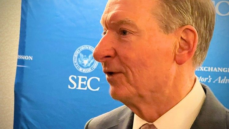رئيس هيئة الأوراق المالية الأمريكية يكشف عن العمل على "إعفاء ابتكاري" لمنصات التمويل اللامركزي (DeFi) – تعرف على التفاصيل الآن!