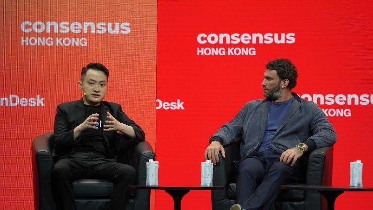 "ليبرتي العالمية تغير مسارها: توكن WLFI سيصبح قابلاً للتداول قريبًا – اكتشف التفاصيل الآن!"