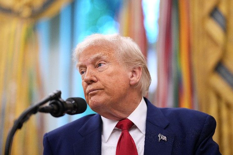 عائلة ترامب توجه إنذارًا لـ "ماجيك إيدن" بسبب خطط محفظة العملات الرقمية: بلومبرج – اكتشف التفاصيل الآن!