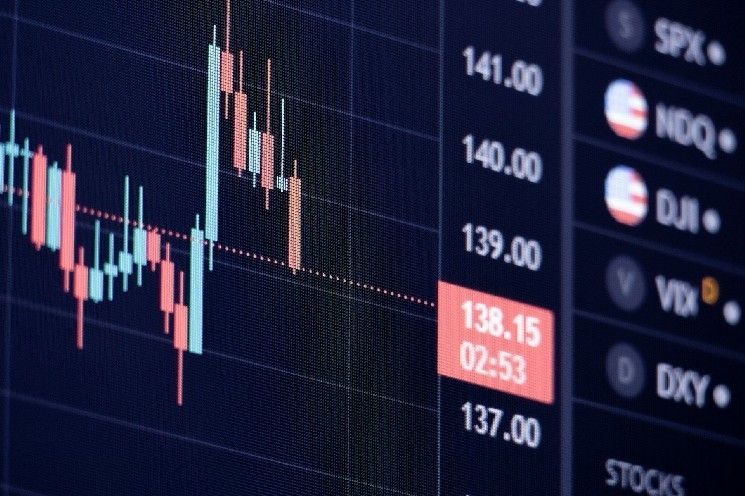 لماذا يرتفع سعر XRP اليوم؟ ثلاثة محفزات تجعل العملة تتجاوز أداء السوق الرقمية الأوسع