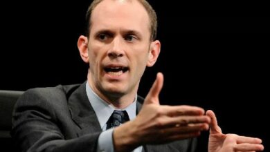 "عضو مجلس الاحتياطي الفيدرالي أوستان جولسبي يصدر تصريحات هامة حول الاقتصاد الأمريكي وسط أحداث جيوسياسية صعبة – تعرف على التفاصيل الآن!"