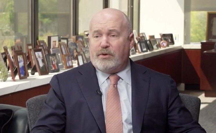 "أسطورة صناديق التحوط يهاجم مؤيدي البيتكوين وصفهم بـ'أتباع مخطط بونزي'... اكتشف التفاصيل المثيرة!"