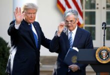 "الرئيس الأمريكي دونالد ترامب ومسؤول الاحتياطي الفيدرالي باركن يوجهان تصريحات حاسمة بشأن الاقتصاد الأمريكي – ويعود ترامب للحديث عن باول"