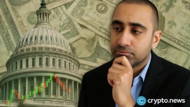 "لا يوجد حل" للديون الأمريكية، كما يقول كبير المسؤولين التقنيين السابق في كوينبيز بالاجي سرينيفاسان — والآثار بدأت تظهر! اكتشف التفاصيل الآن