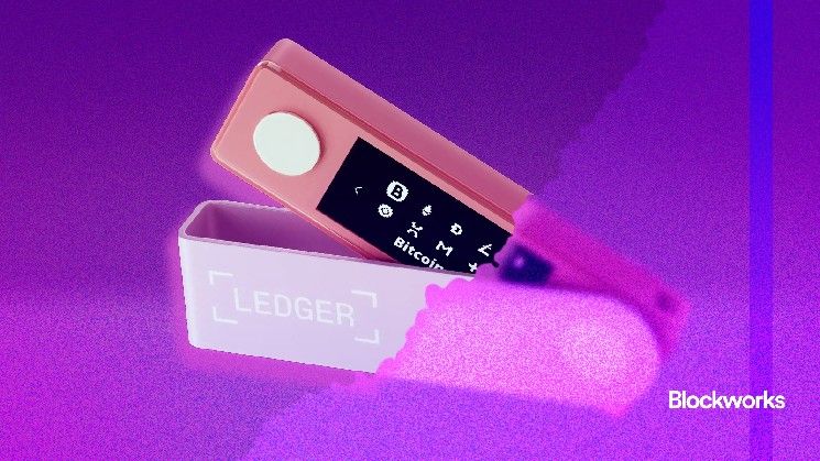 "ليدجر تواجه انتقادات بسبب إنهاء دعم محفظة نانو إس الأجهزية – اكتشف التفاصيل الآن!"