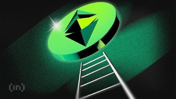 إيثريوم يتجاوز 3000 دولار مع ارتفاع الطلب من المستثمرين الأفراد.. هل سيستمر الزخم؟