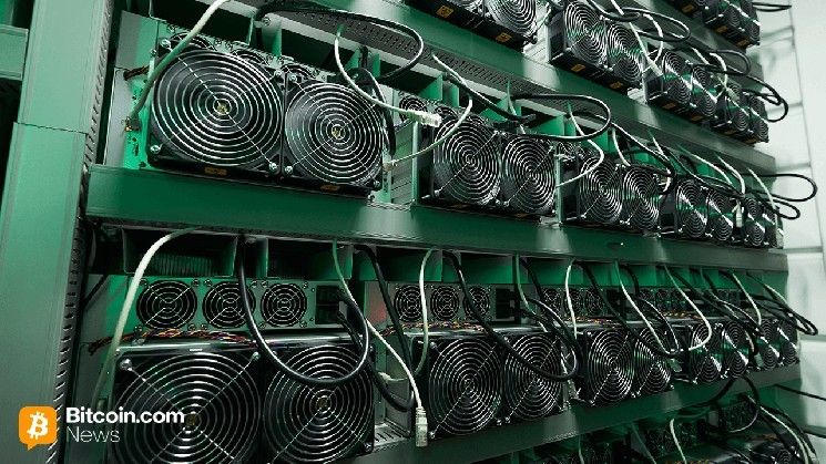 26 جهاز تعدين بتكلفة تشغيلية منخفضة: التصنيف الشامل لأفضل أجهزة تعدين البيتكوين الحديثة لعام 2025