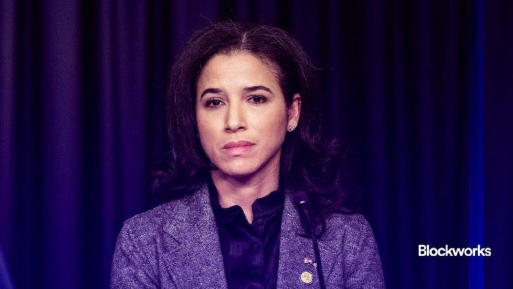 رئيس هيئة الخدمات المالية في نيويورك أدريان هاريس تقدم استقالتها