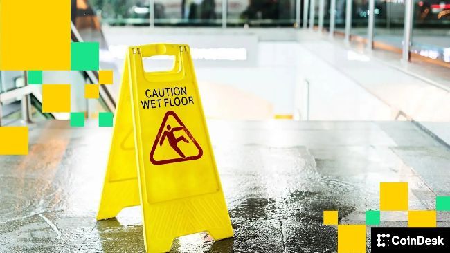 3 مستويات حاسمة لدعم سعر البيتكوين مع تسارع موجة البيع