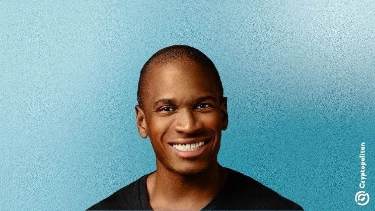 آرثر هايز: سكوت بيسينت يخطط للسيطرة على الاحتياطي الفيدرالي لإعادة تصنيع أمريكا