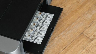 "تيزر وسيركل 'تطبعان النقود' لكن المنافسة قادمة: مؤسس وورمهول المشترك"