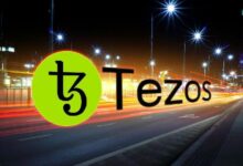 آرثر برايتمان، المؤسس المشارك لتيزوس، يتولى قيادة جلسة تيزوس في مؤتمر TOKEN2049 سنغافورة