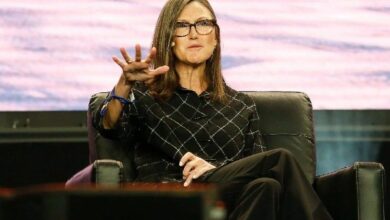 كاثي وود مديرة استثمارات بقيمة 35 مليار دولار تجيب: "أيهما سيتصدر المستقبل.. البيتكوين أم الإيثيريوم؟"