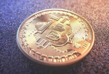 انخفاض أسعار البيتكوين دون 107,000 دولار في استراحة سوق العملات الرقمية