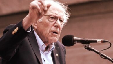 بيرني ساندرز يحذر: الذكاء الاصطناعي قد يمحو 100 مليون وظيفة