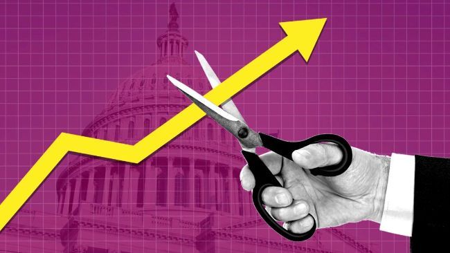 العجز القياسي لفرنسا: لماذا يخاطر البنك المركزي الأوروبي بالتيسير الكمي ويعزز البيتكوين