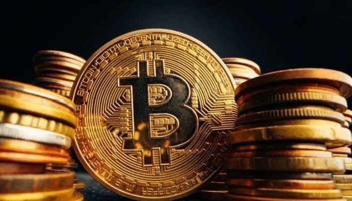 "أكتوبر الصاعد يشعل السوق: لماذا أصبح سعر البيتكوين عند 200 ألف دولار في المتناول بعد اختراق 120 ألف؟"