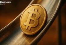 بتكوين تهوي إلى مستوى 107 ألف دولار وخسائر تتجاوز 400 مليون دولار للمراكز الطويلة