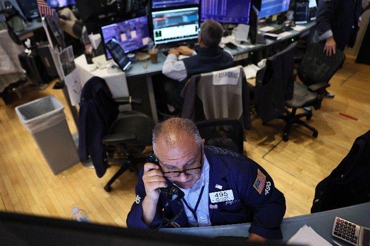 صناديق البيتكوين والإيثيريوم ETF تشهد تدفقات مالية كبيرة مع شراء المستثمرين عند الانخفاض