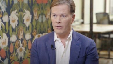 دان مورهد: استراتيجية سايلور "فتحت عينيه" على البيتكوين