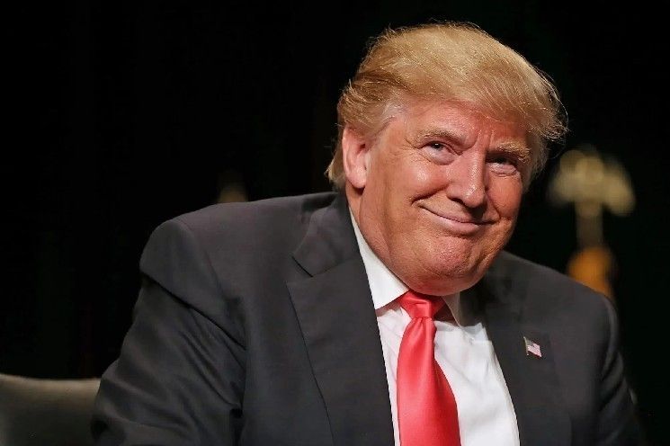 ترامب يعلن عن رسوم جمركية جديدة: رد فعل البيتكوين والعملات الرقمية