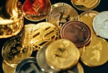 تصفية 300 مليون دولار من سوق العملات الرقمية خلال ساعة واحدة إثر خطاب رئيس الاحتياطي الفيدرالي